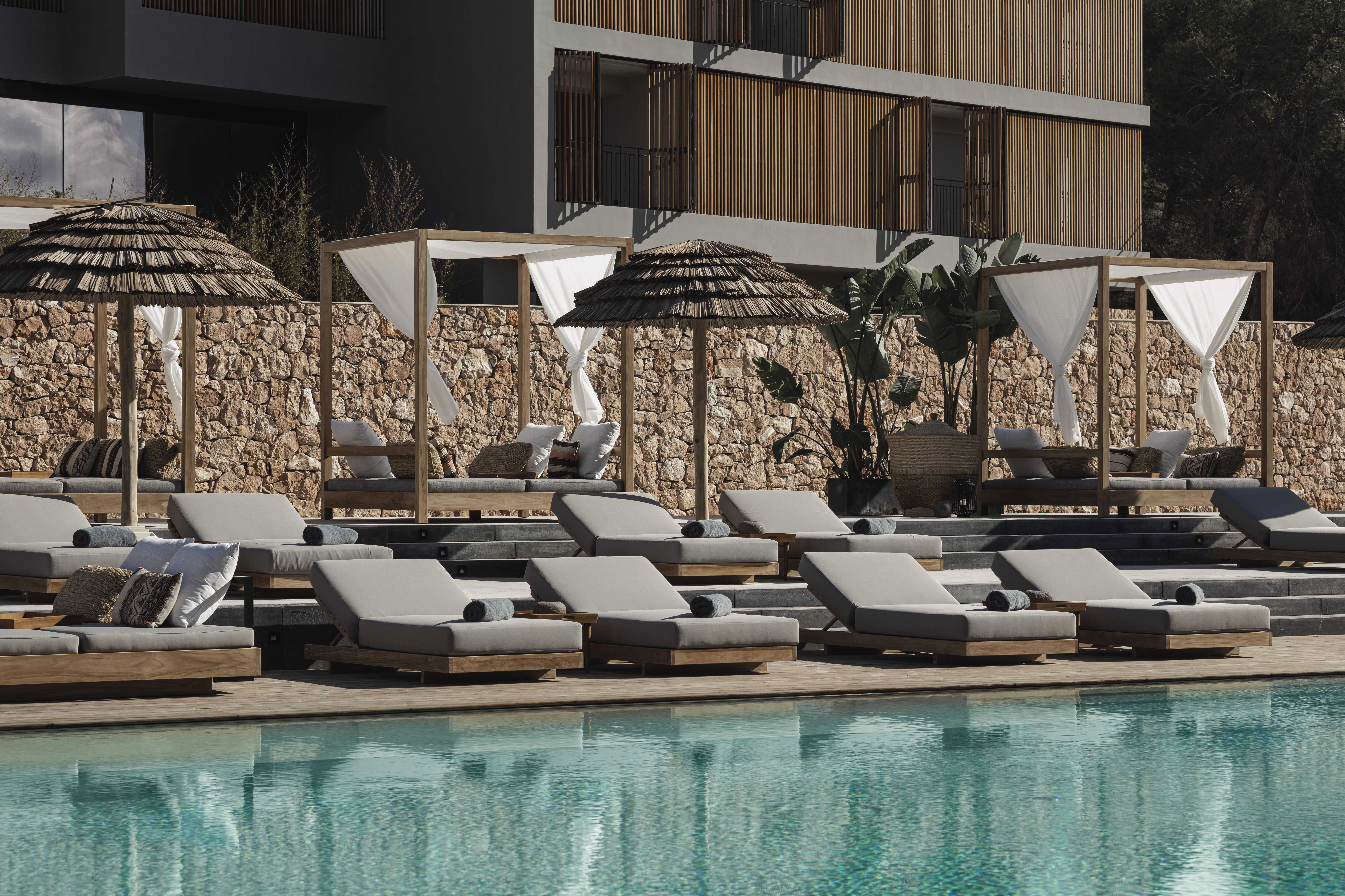 Oku Ibiza (Adults Only) Hotel ซานอันโตนิโอ ภายนอก รูปภาพ The pool at the hotel