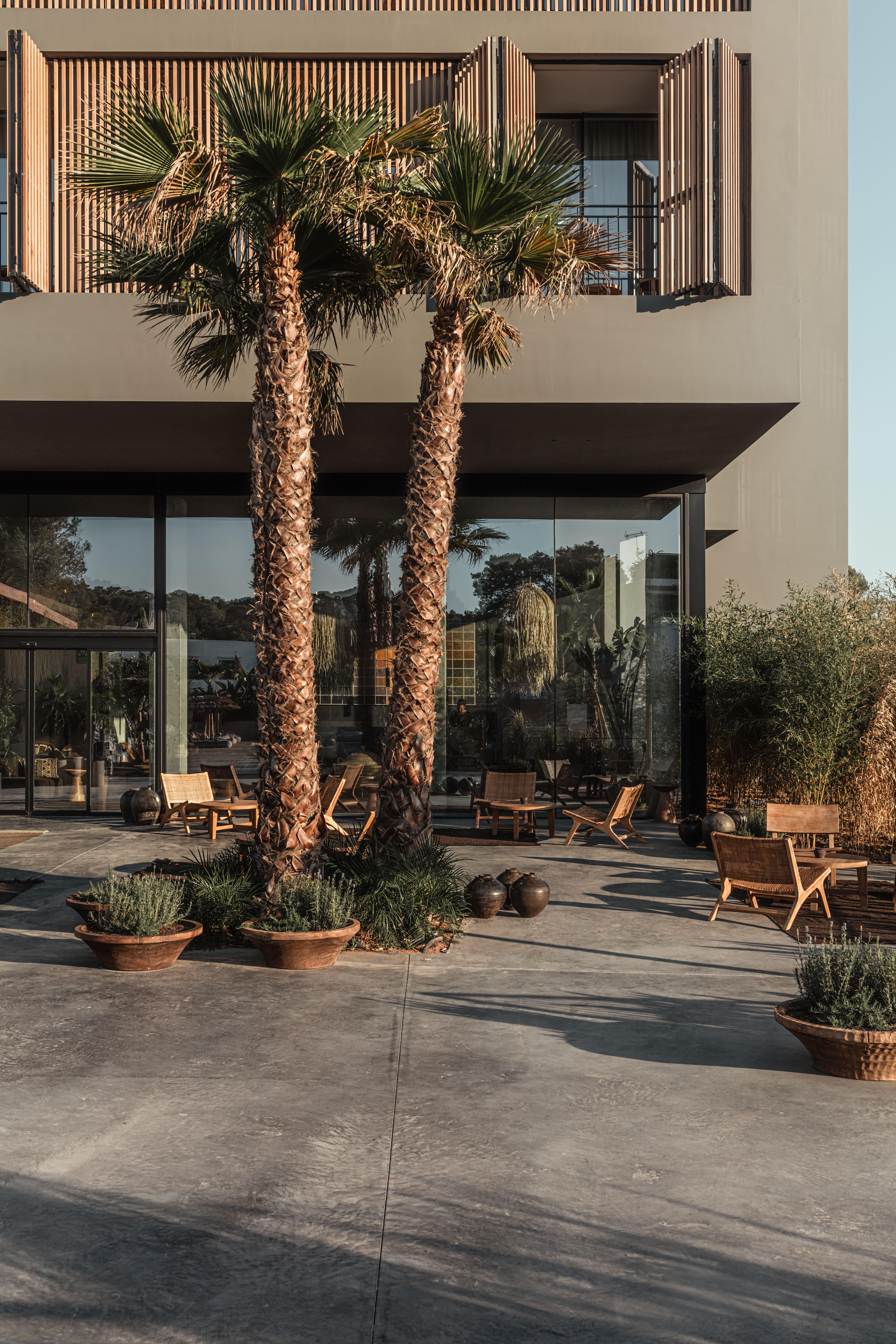 Oku Ibiza (Adults Only) Hotel ซานอันโตนิโอ ภายนอก รูปภาพ The patio at the hotel