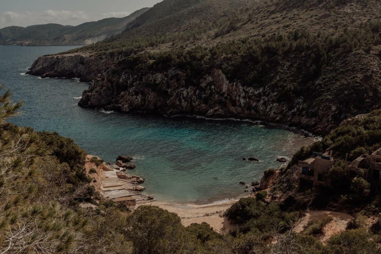 Oku Ibiza (Adults Only) Hotel ซานอันโตนิโอ ภายนอก รูปภาพ The bay of Agia Marina